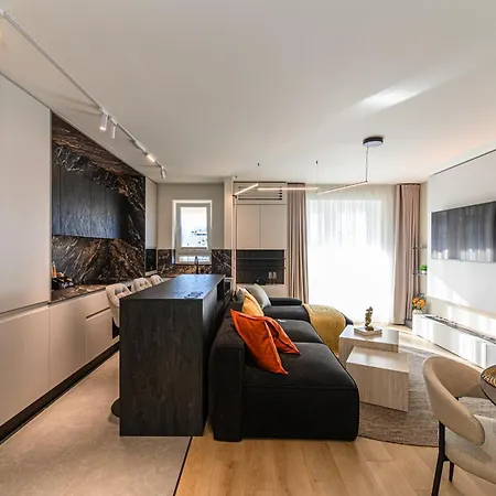 Appartement Nokturna Cassiopeia Coresi Kasper With Underground Parking *