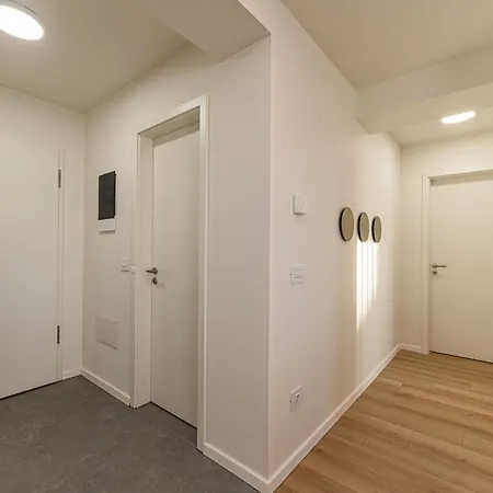 Nokturna Cassiopeia Coresi Kasper With Underground Parking Appartement