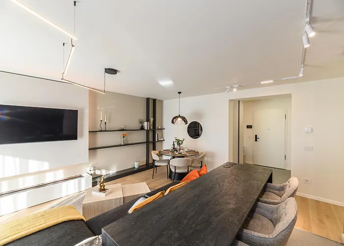 Nokturna Cassiopeia Coresi Kasper With Underground Parking Appartement Braşov