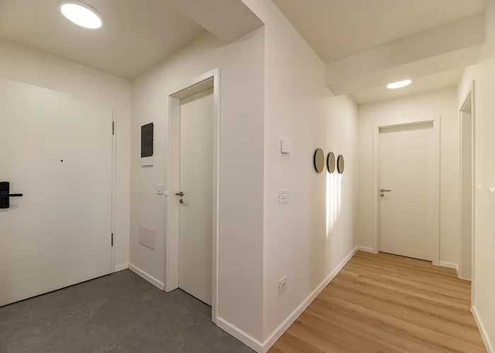 Nokturna Cassiopeia Coresi Kasper With Underground Parking Appartement